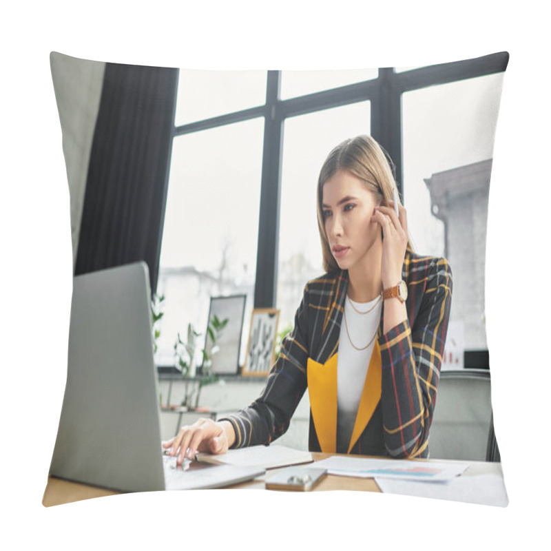 Personality  Attractive Businesswoman Focuses On Her Tasks While Dressed In A Stylish Checkered Blazer. Pillow Covers