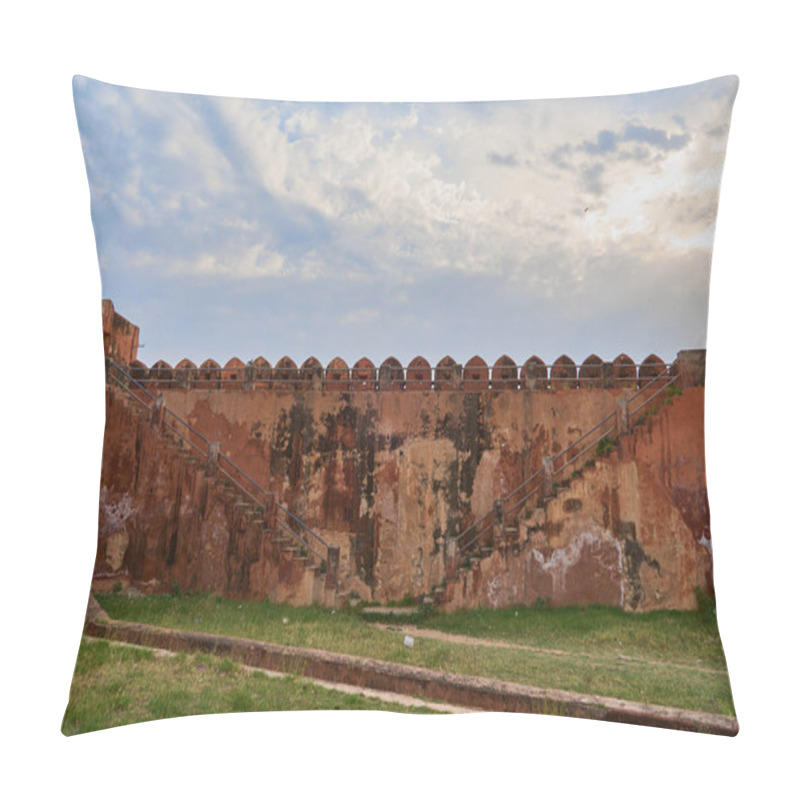 Personality  A Big Wall Of A Fort With Stairs Pillow Covers