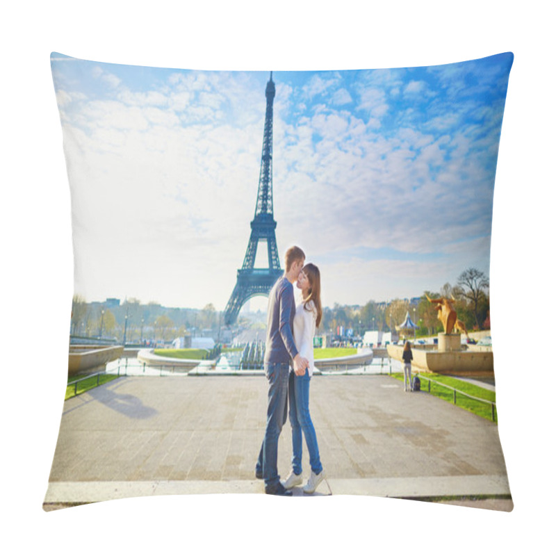 Personality  Young Loving Couple In Paris Pillow Covers