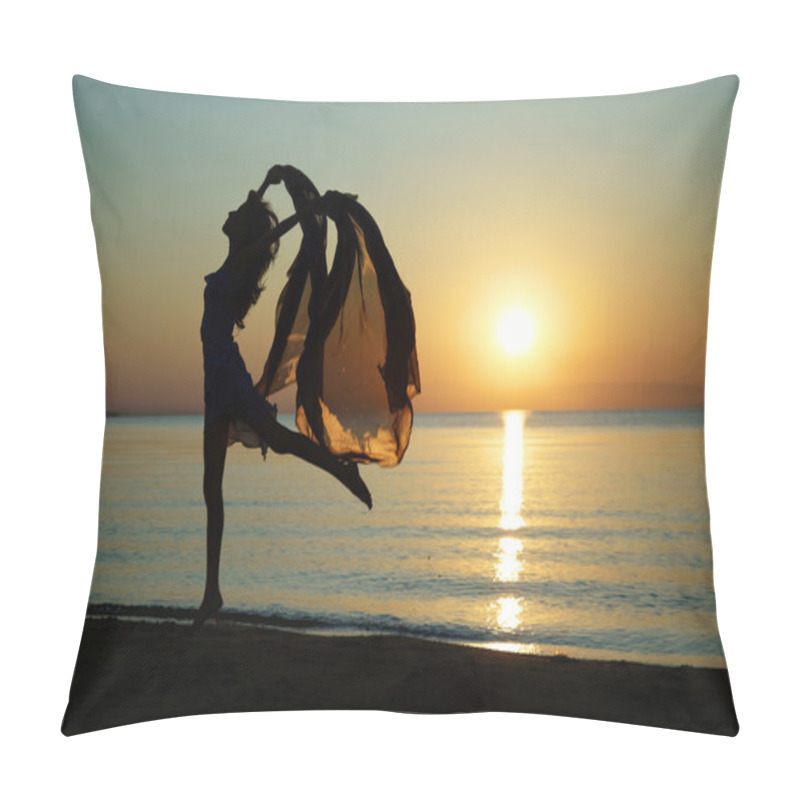 Personality  Dance At The Sea Pillow Covers