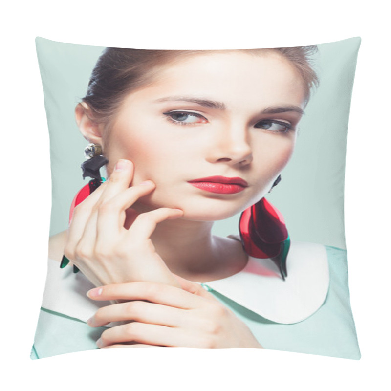 Personality  Retro Styled Beauty Pillow Covers