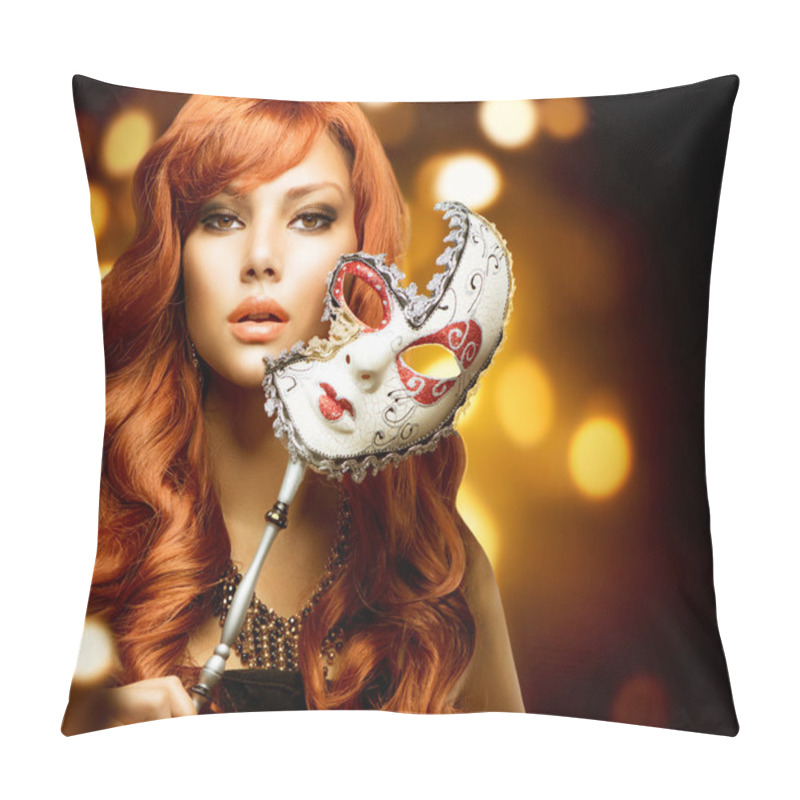 Personality  Beautiful Woman With The Carnival Mask Pillow Covers