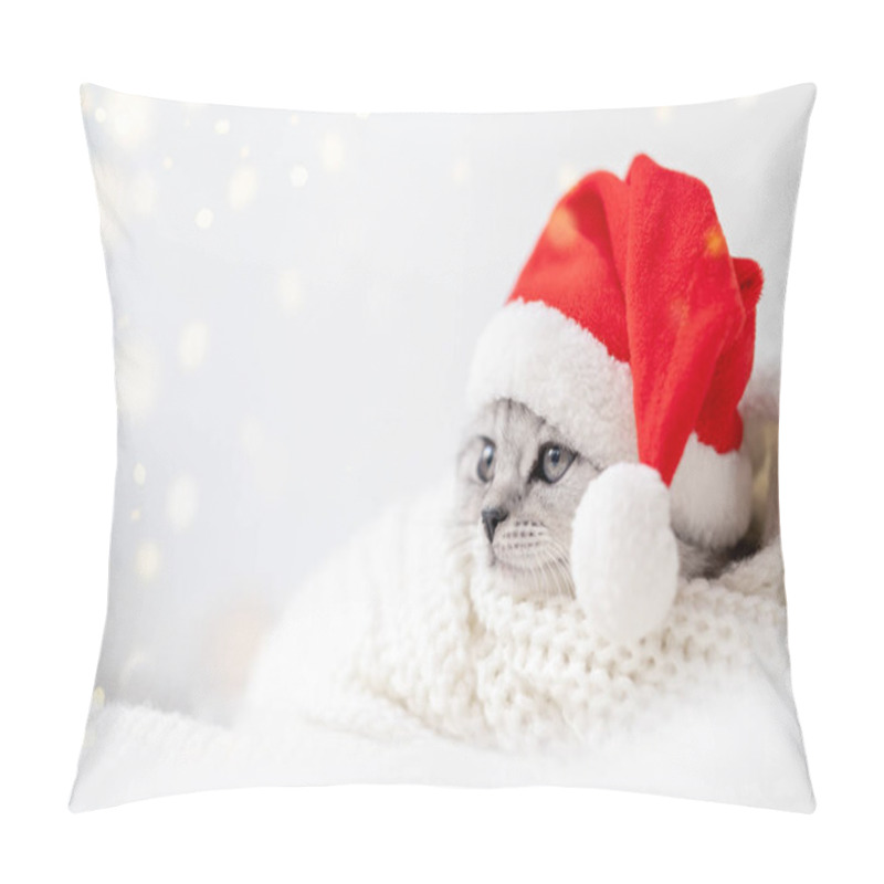 Personality  Christmas Cat Card Little Curious Funny Striped Scottish Fold Kitten In Christmas Red Santa Hat On White Bed At Home Pillow Covers