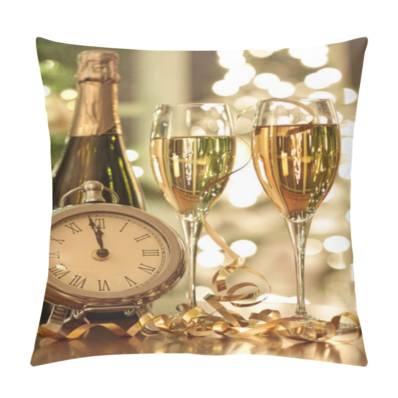 Personality  Champagne Glasses Ready To Bring In The New Year Pillow Covers