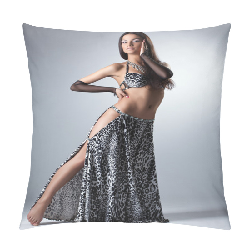 Personality  Beauty Dancer Posing In Arabian Costume Pillow Covers