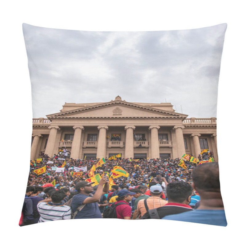 Personality  COLOMBO, SRI LANKA: 9th July 2022: Crowd Of People Unite By The Colonial Facade Of Presidential Secretariat Building During Cost Of Living Protest. Pillow Covers