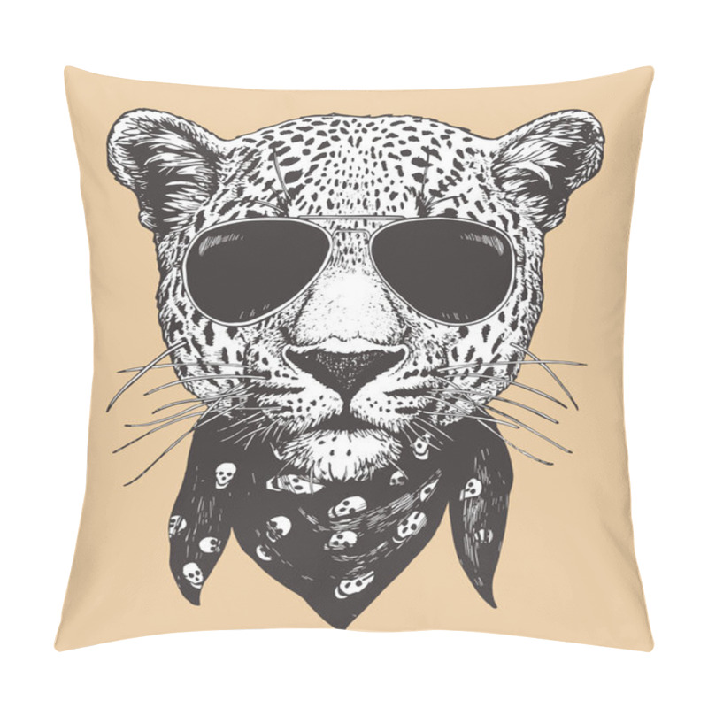 Personality  Head Of Leopard Wearing Sunglasses. Hipster Animal. Pillow Covers