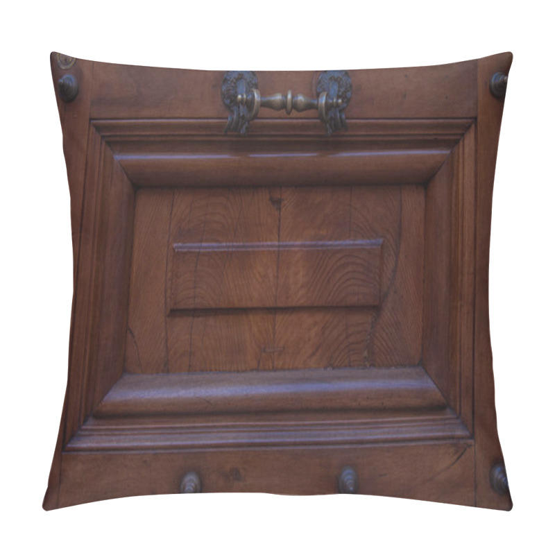 Personality  Old Wooden Door In Building In Rome, Italy Pillow Covers