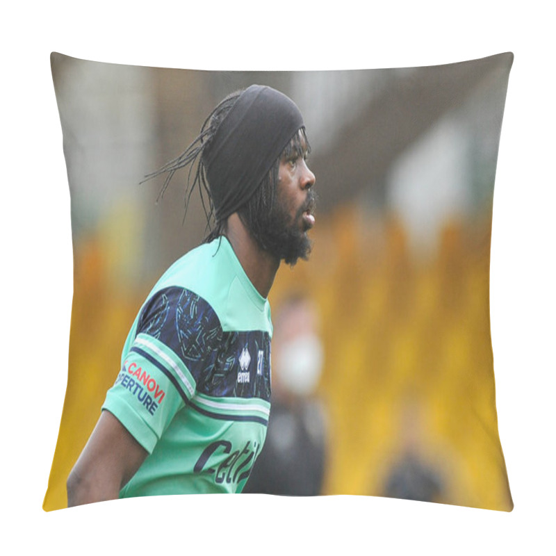 Personality  Benevento, Italy, April 03, 2021. Gervinho Player Of Parma, During The Match Of The Italian Football League Serie A Between Benevento Vs Parma Final Result 2-2, Match Played At The Ciro Vigorito Stadium In Benevento.   Pillow Covers