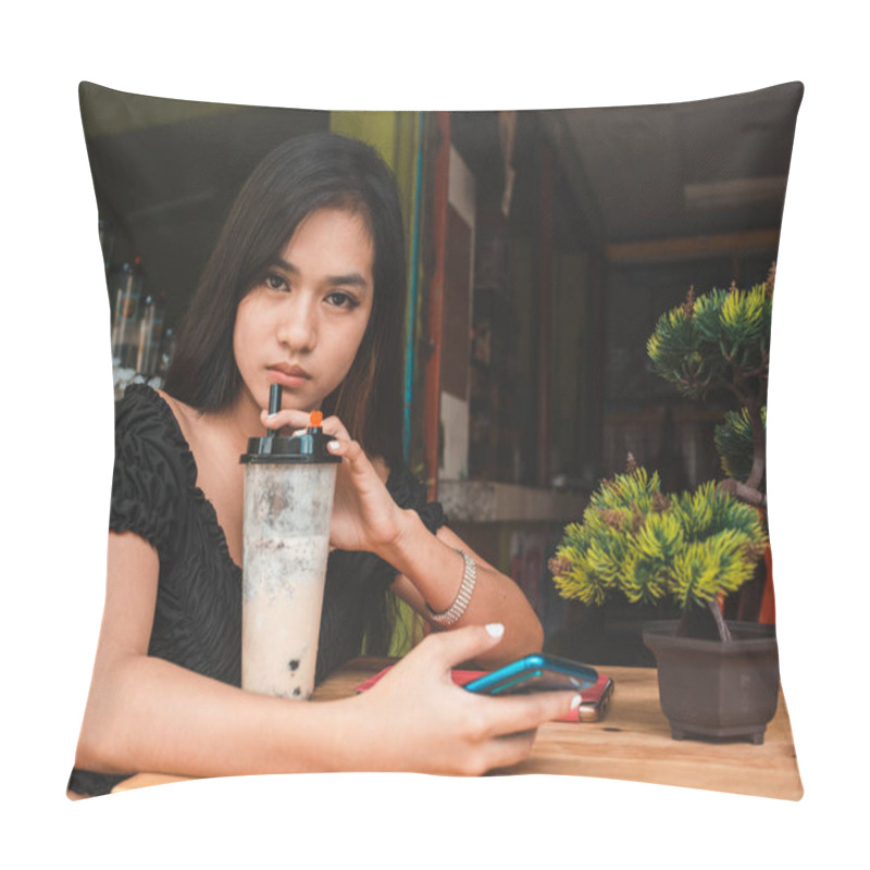 Personality  A Young Asian Woman With A Scornful And Contemptuous Look In Her Eyes, While Trying To Cool Off With A Serving Of Bubble Tea. Pillow Covers