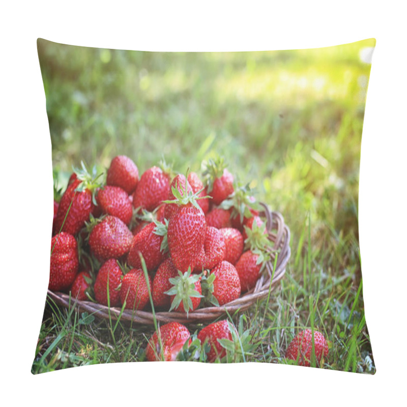 Personality  Strawberry On Wicker Bag Outdoor Pillow Covers