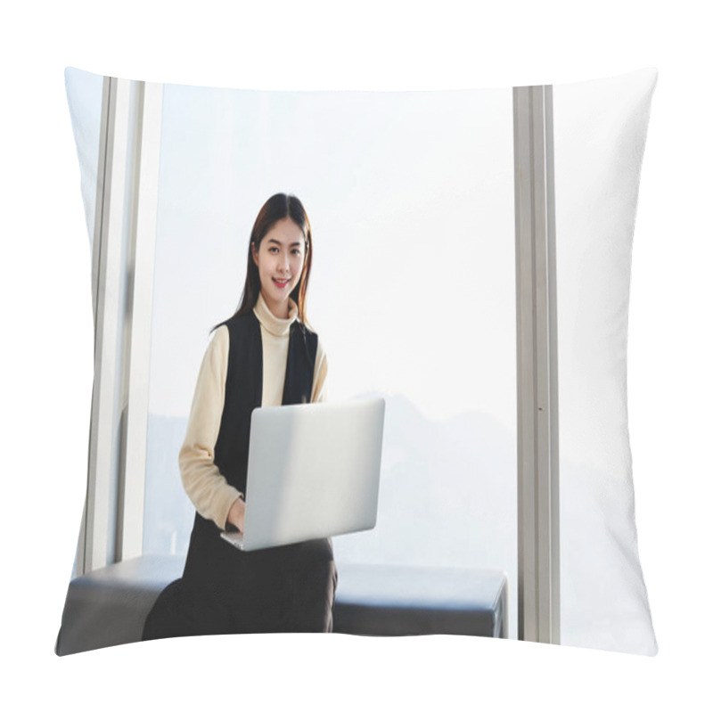 Personality  Young Asian Businesswoman Pillow Covers