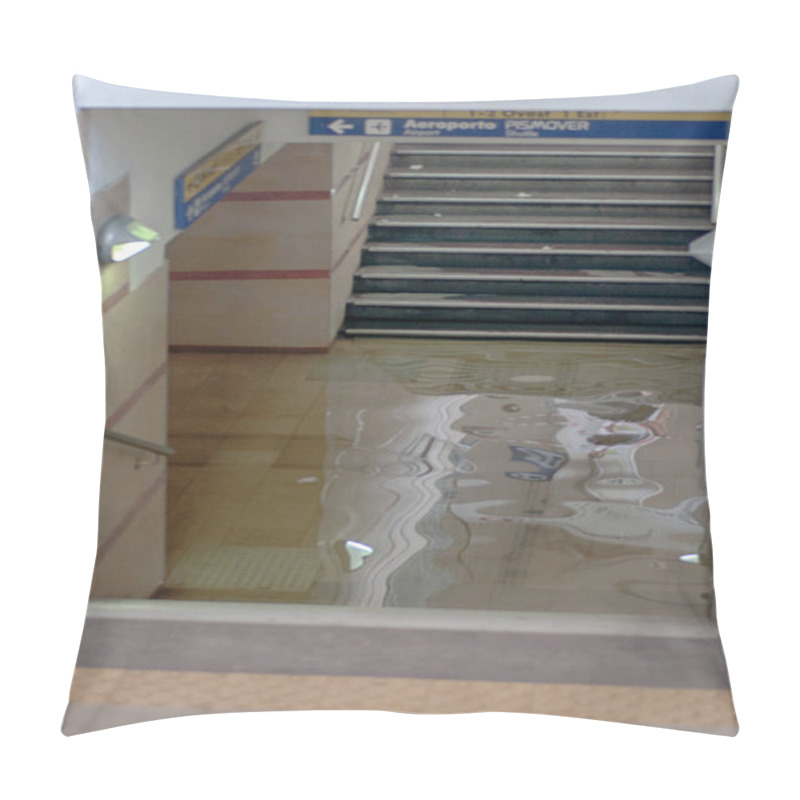 Personality  Underpass In An Unexpected Flood Pillow Covers