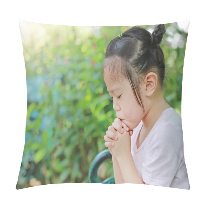 Personality  Kid Girl Praying In The Garden Pillow Covers