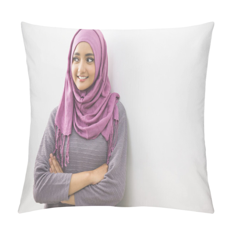 Personality  Muslim Woman In Head Scarf Smile Pillow Covers