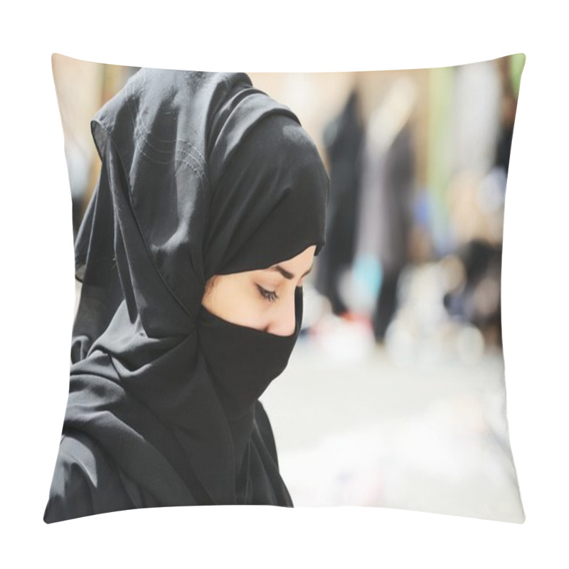 Personality  Muslim Woman With Veil Pillow Covers