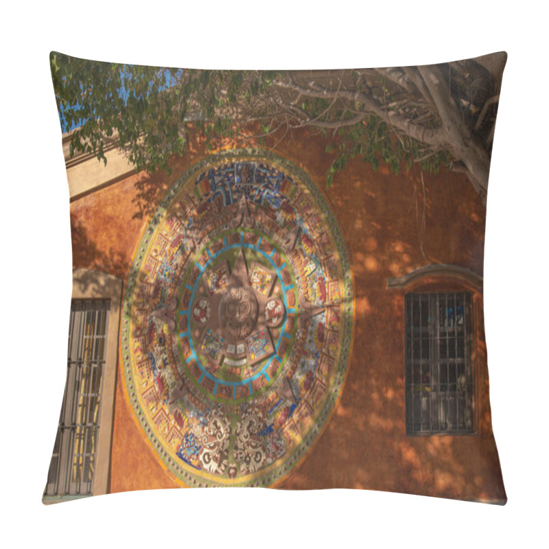 Personality  Todos Santos, Baja California / Mexico- Mar 2019 More Recently, There Has Been A Gradual Increase In Tourist Activity And A Boom In Real Estate Development. Handicraft Shops, Art Galleries And Hotels Pillow Covers