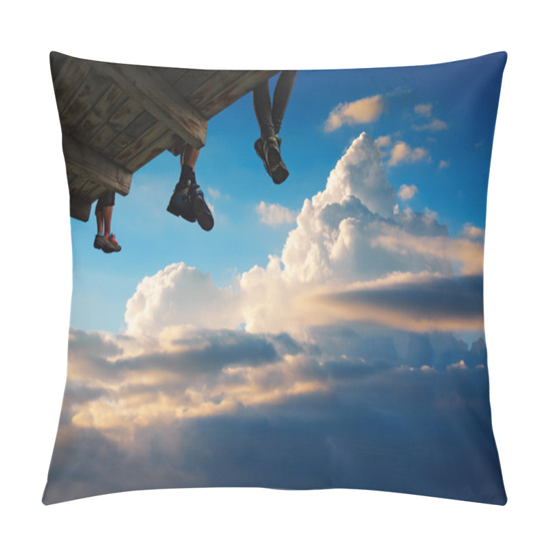 Personality  People Sit High Above The Ground Pillow Covers