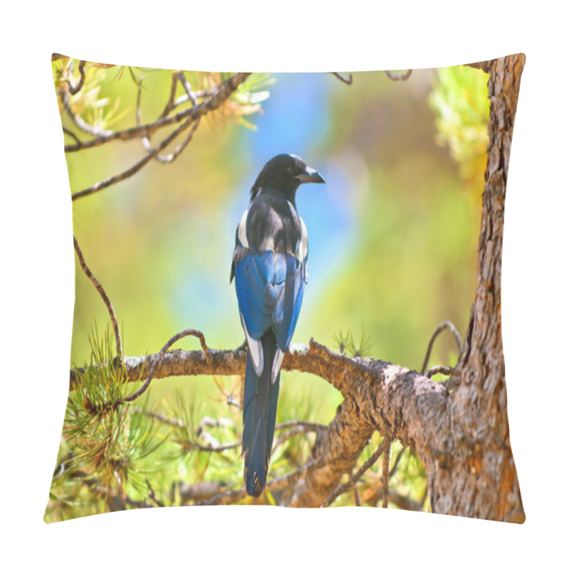 Personality  Magpie Pillow Covers