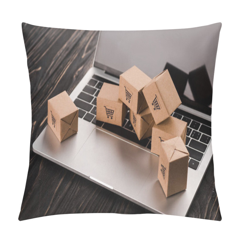 Personality  Small Carton Boxes On Laptop With Blank Screen, E-commerce Concept Pillow Covers