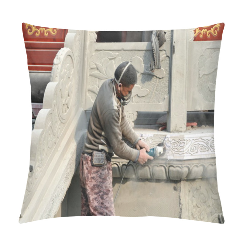 Personality  Pengzhou, China: Man Sanding Chinese Pagoda Designs Pillow Covers