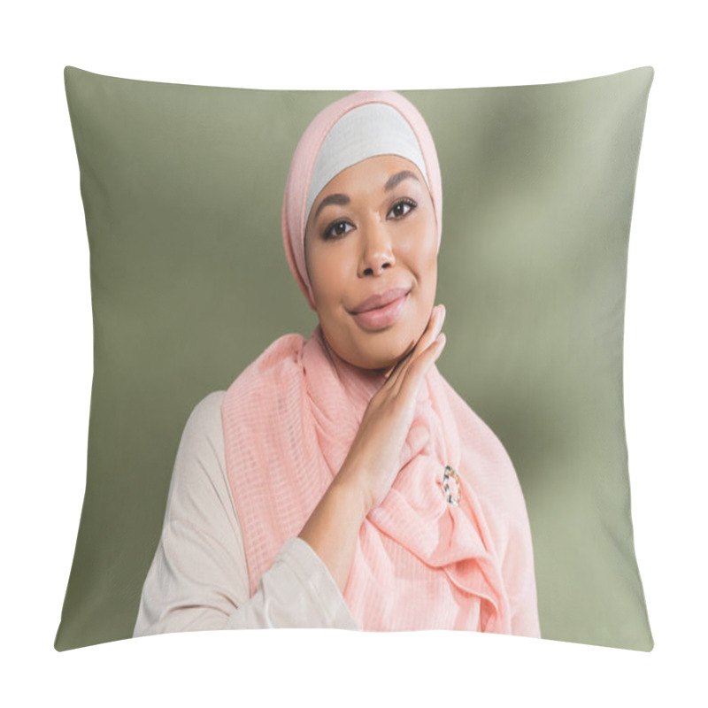 Personality  Pleased Multiracial Muslim Woman In Pink Hijab Touching Perfect Face And Looking At Camera On Green Background Pillow Covers