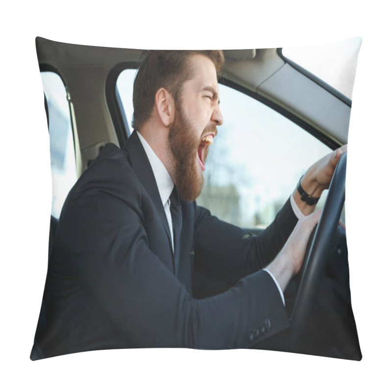 Personality  Side View Of Screaming Business Man Driving And Beeps Pillow Covers