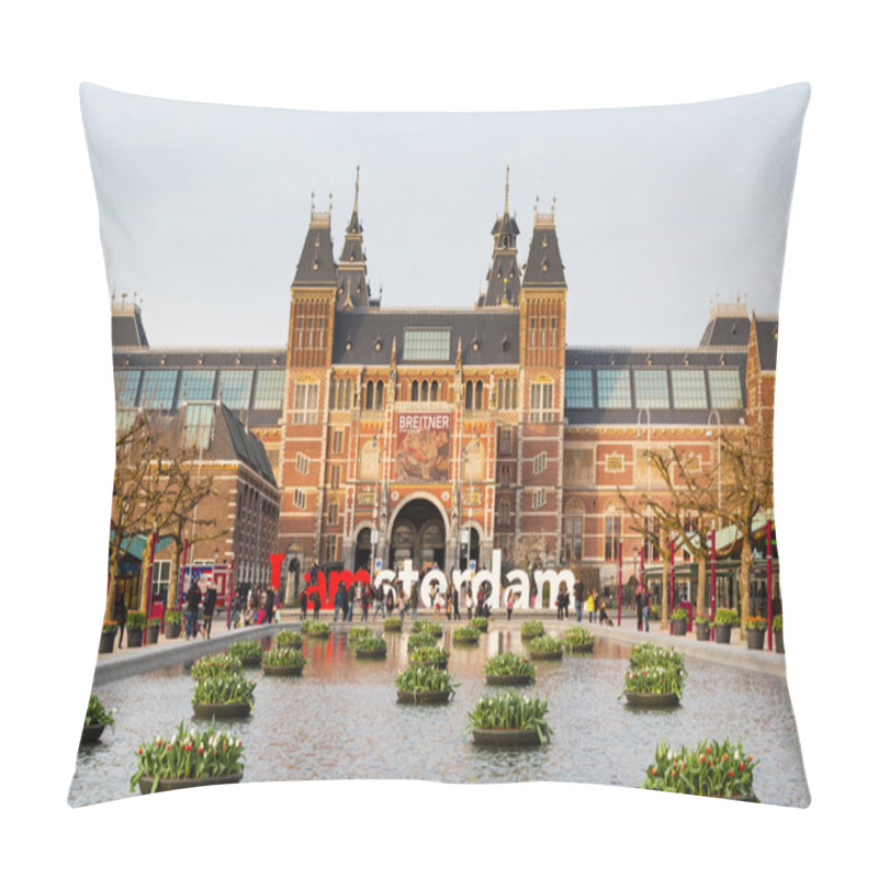 Personality  People In Front Of Writing, I Amsterdam, Museumplein, Rijksmuseum, Holland Pillow Covers