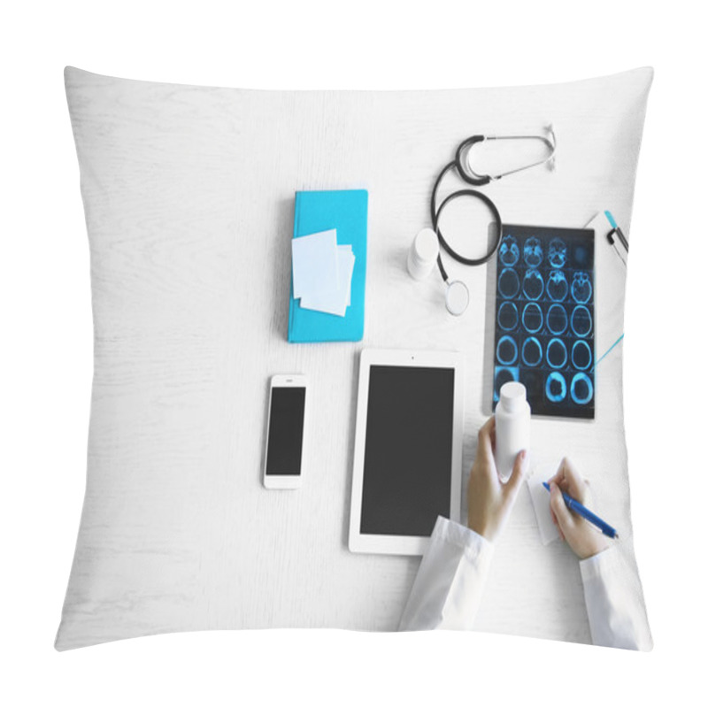 Personality  Woman Using Tablet-pc Pillow Covers