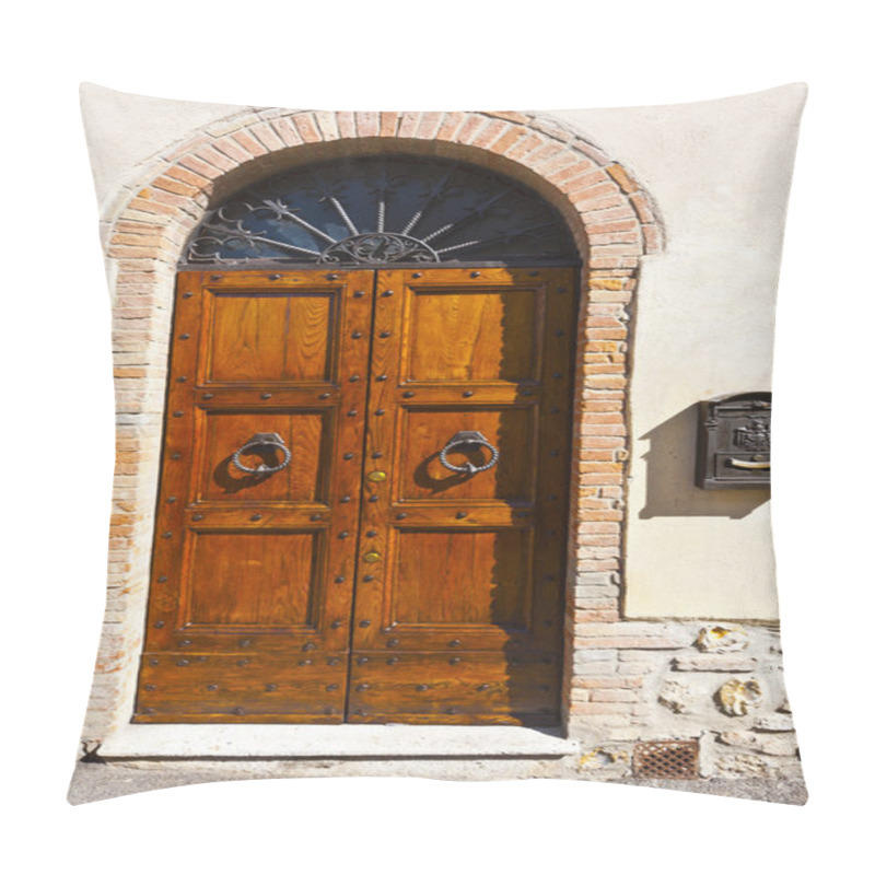 Personality  Door With Post Box Pillow Covers