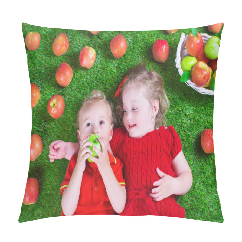 Personality  Little Childrenl Eating Apples Pillow Covers