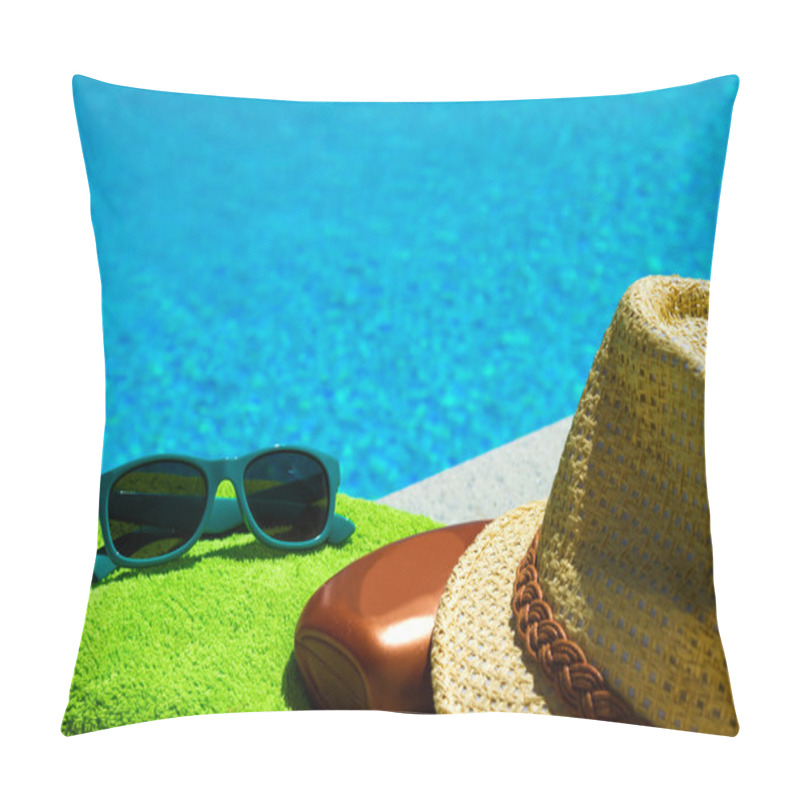 Personality  Having A Sunbath Pillow Covers