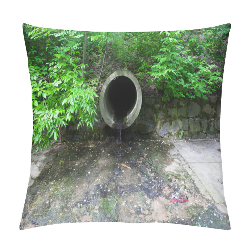 Personality  The Run-off Pipe Discharging Water Pillow Covers