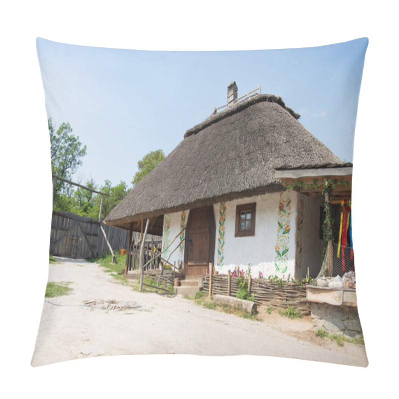 Personality  Ukrainian Hut At Museum Of Khortitsa Pillow Covers