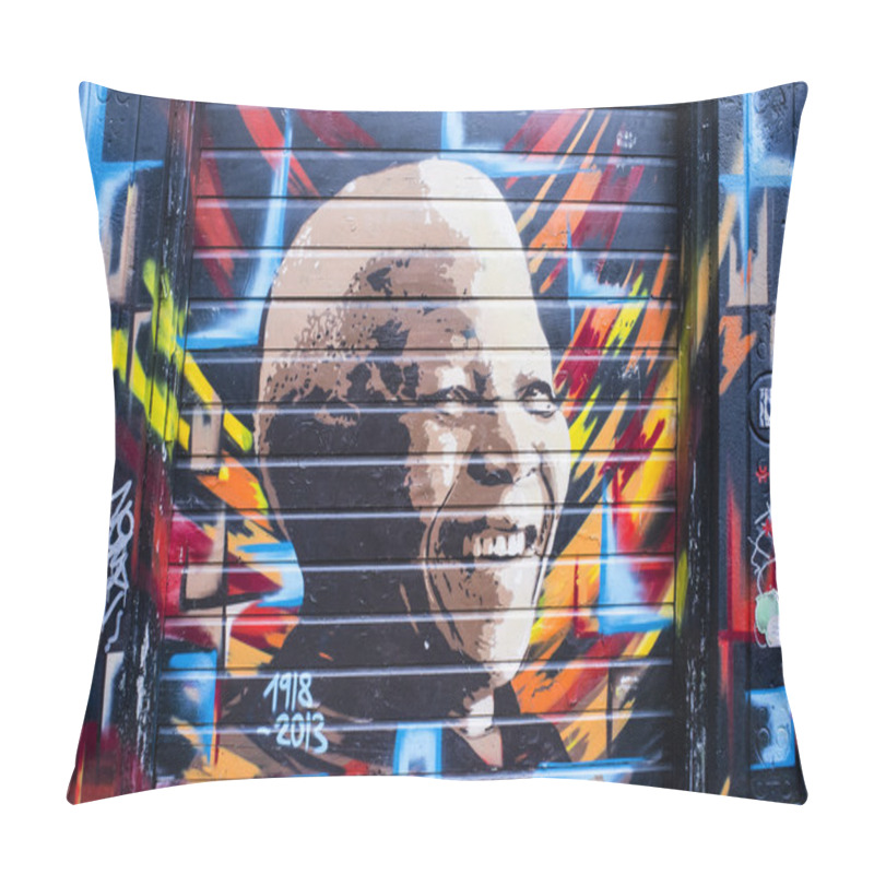 Personality  Graffity Mural Of Nelson Mandela In Amsterdam - The Netherlands Pillow Covers