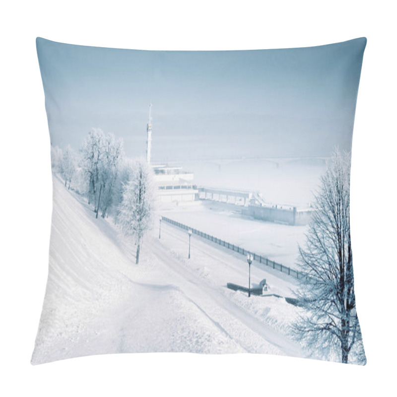 Personality  Frozen River Port In Russia With Clean Atmosphere. Day After Tomorrow Pillow Covers