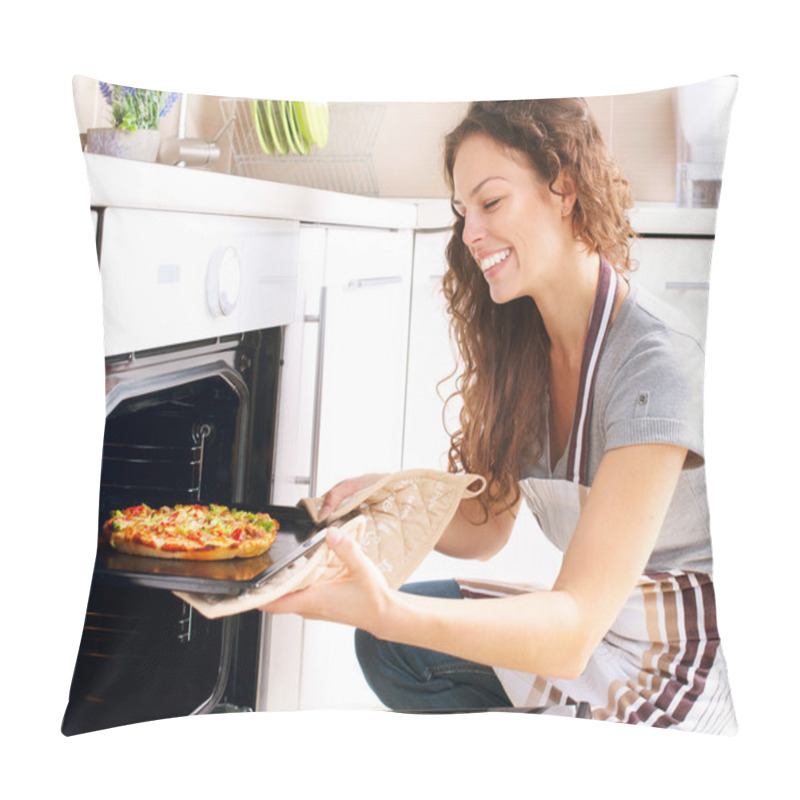 Personality  Happy Young Woman Cooking Pizza At Home Pillow Covers