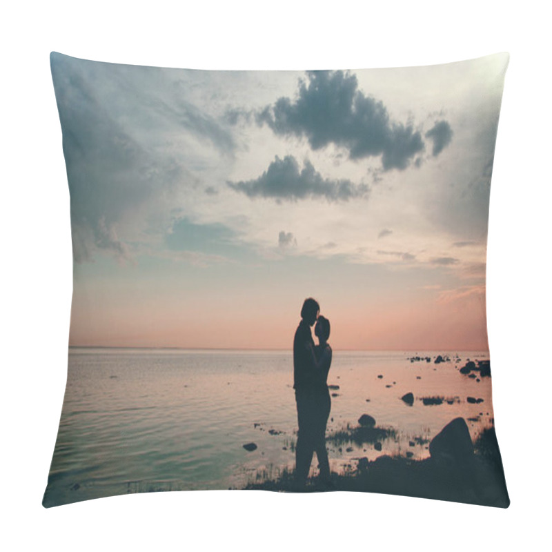 Personality  Couple At Dusk On The Beach Watching The Sunset Over The Water Pillow Covers