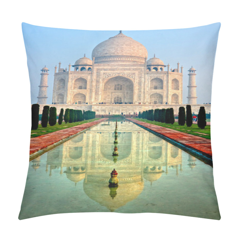 Personality  Panoramic View Of Taj Mahal At Sunrise, Agra, Uttar Pradesh, India. Pillow Covers