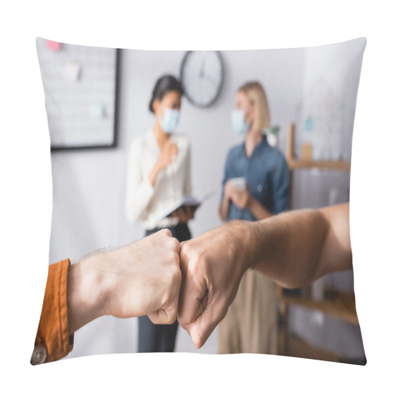 Personality  Two Businessmen Doing Fist Bump Near Multicultural Businesswomen Talking On Blurred Background Pillow Covers