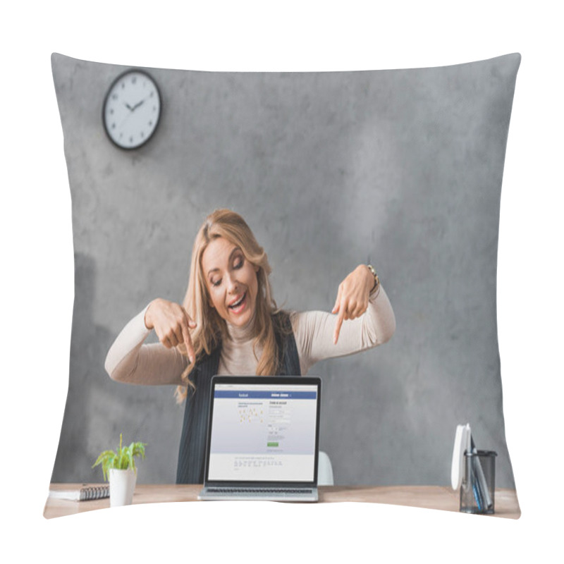 Personality  KYIV, UKRAINE - AUGUST 16, 2019: Smiling Businesswoman Pointing With Fingers At Laptop Facebook Website  Pillow Covers