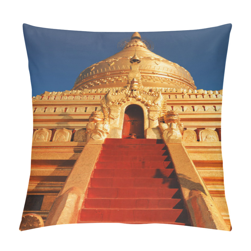 Personality  Shwezigon Pagoda, Bagan Pillow Covers