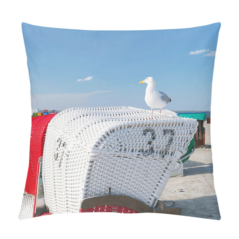 Personality  Beach Chairs With Seagull Pillow Covers