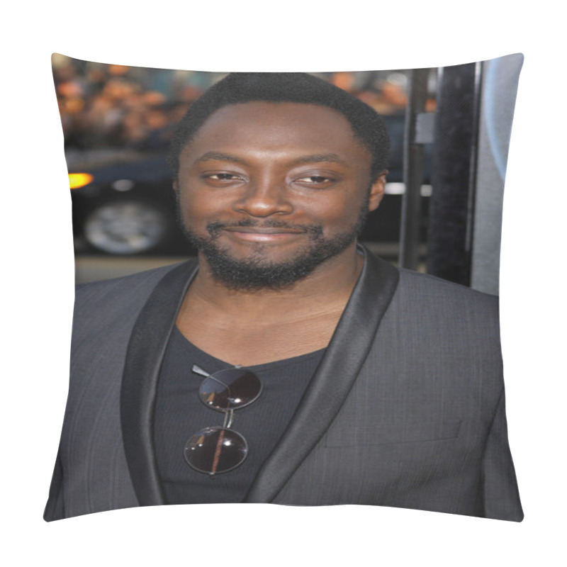 Personality  Rapper Will.i.am Pillow Covers