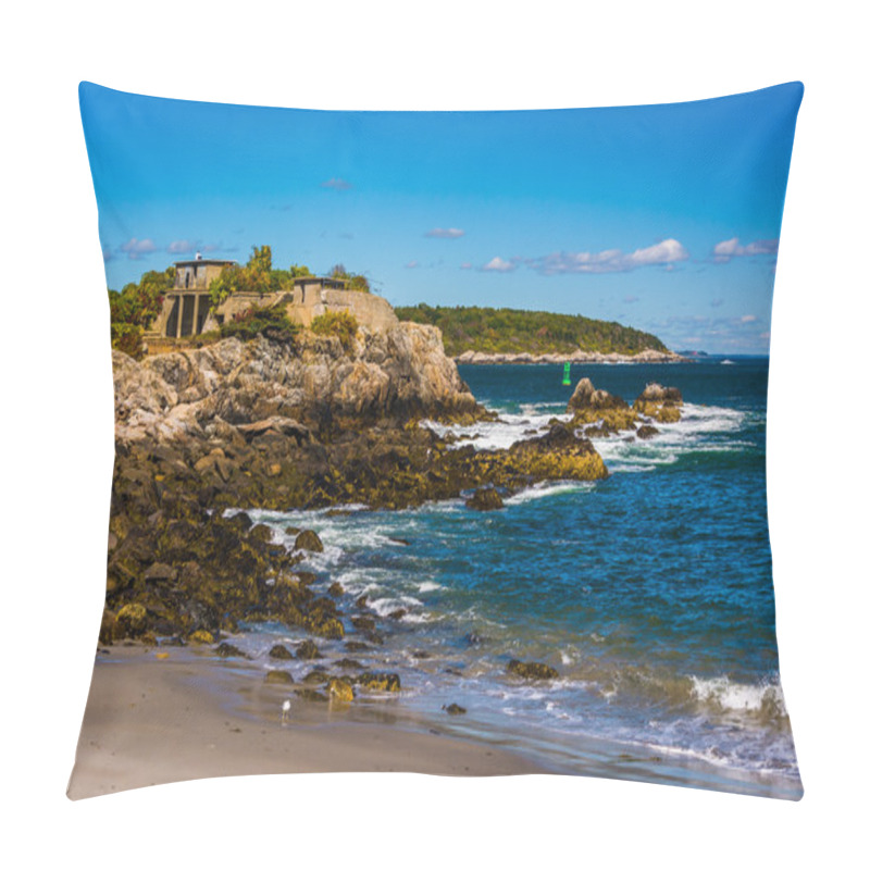 Personality  Rocky Coast At Fort Williams Park, Cape Elizabeth, Maine. Pillow Covers