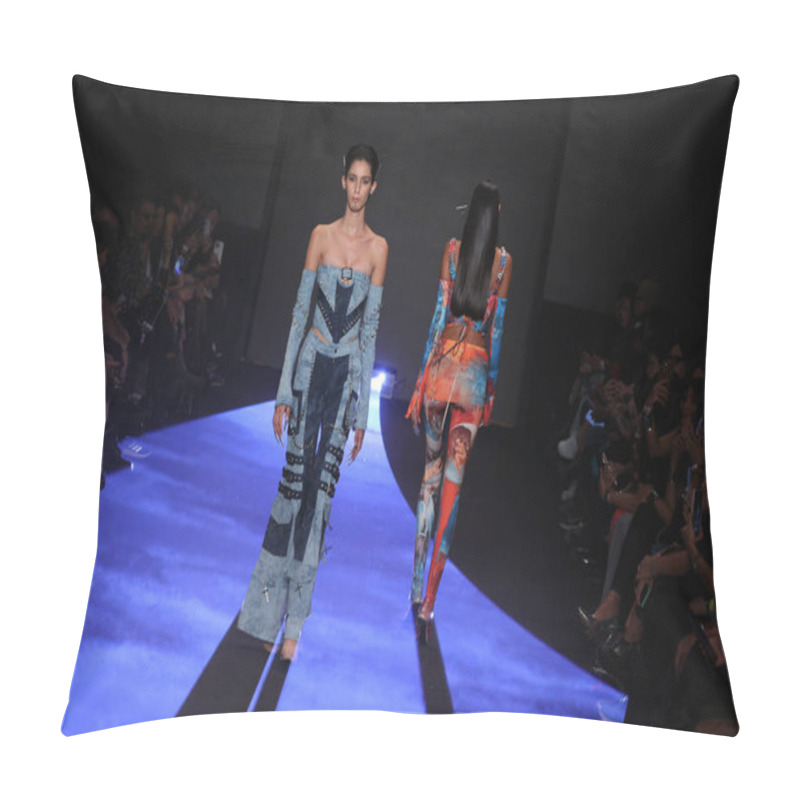 Personality  Sao Paulo, Brazil - 11/08/2023: Artemisi Fashion Show During Sao Paulo Fashion Week - SPFW N56, With The Origins Theme, At Komplexo Tempo, In The Eastern Region Of The Capital Of Sao Paulo, This Wednesday Friday, November 8, 2023 Pillow Covers