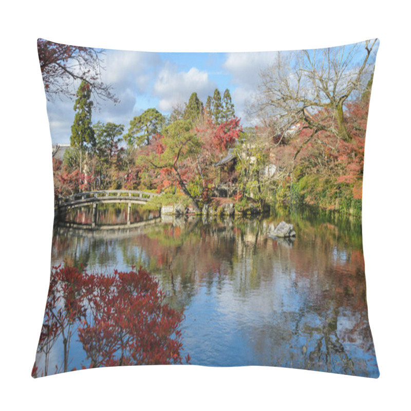 Personality  Beautiful Autumn View Of Hojo Pond At Eikando Or Zenrin-ji Temple In Kyoto, Japan Pillow Covers