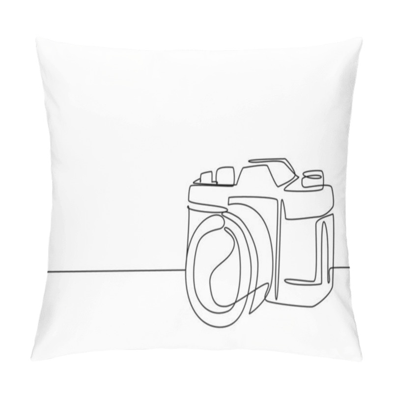 Personality  One Single Line Drawing Of Old Retro Analog Slr Camera With Telephoto Lens. Vintage Classic Photography Equipment Concept Continuous Line Draw Graphic Design Vector Illustration Pillow Covers