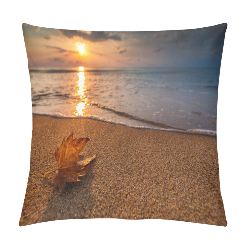 Personality  Beautiful Sunrise Over The Sea Pillow Covers