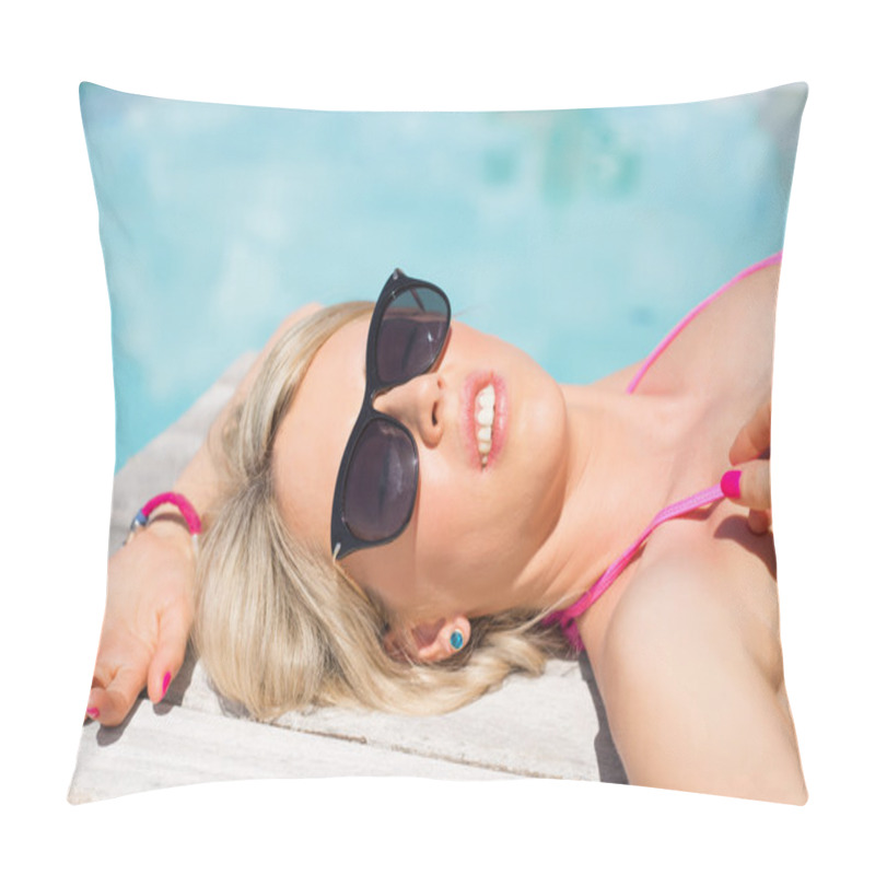 Personality  Close-up Portrait Of Woman Pillow Covers